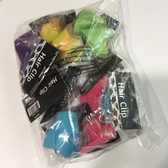 🆕 Mini Graduation Caps Clip On Party Hats (12 ct) - Picture 3 of 8